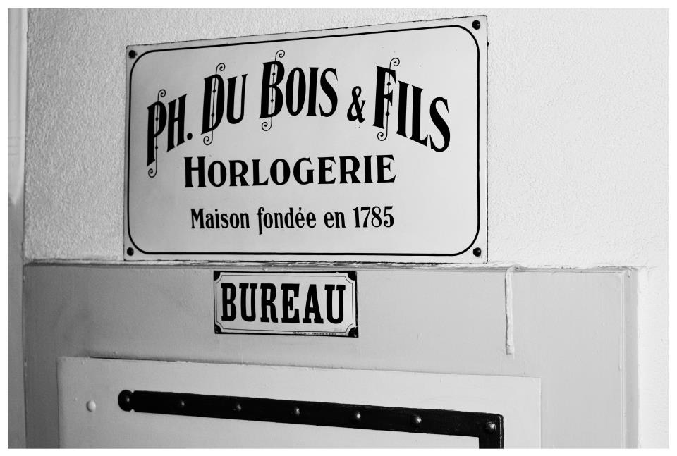 Dubois & Fils sign