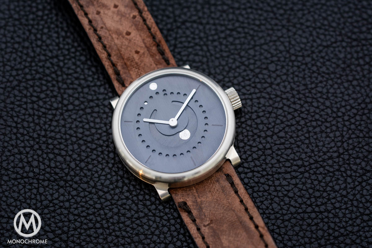 ochs und junior moon phase 39mm